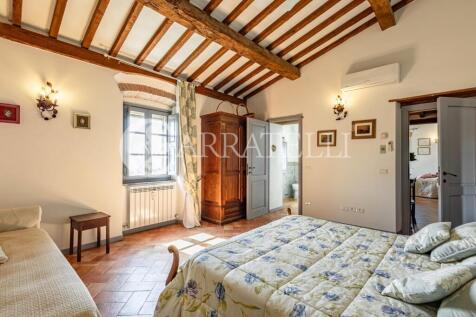 Casale con piscina a