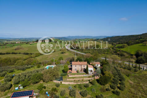 Casale con piscina a