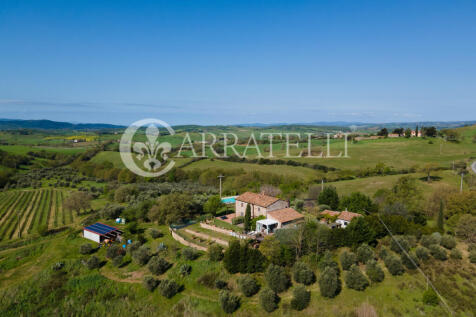 Casale con piscina a