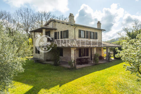 Casale con piscina a