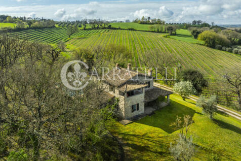 Casale con piscina a