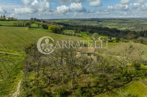 Casale con piscina a