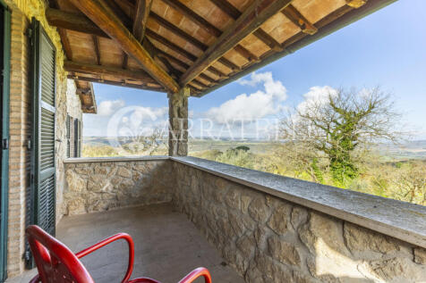 Casale con piscina a