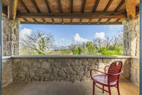 Casale con piscina a