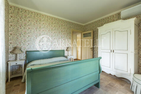 Casale con piscina a