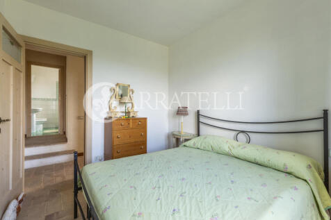 Casale con piscina a