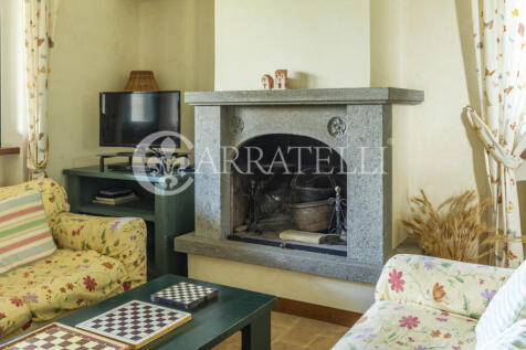 Casale con piscina a