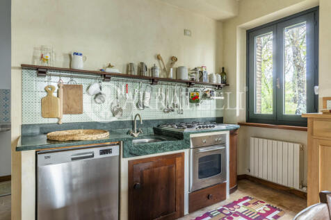 Casale con piscina a