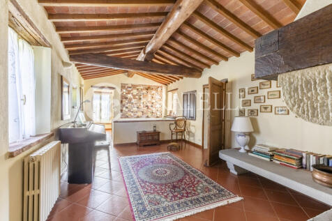 Casale con depandanc