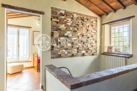 Casale con depandanc