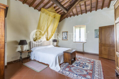 Casale con depandanc
