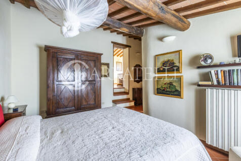 Casale con depandanc