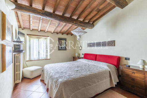 Casale con depandanc