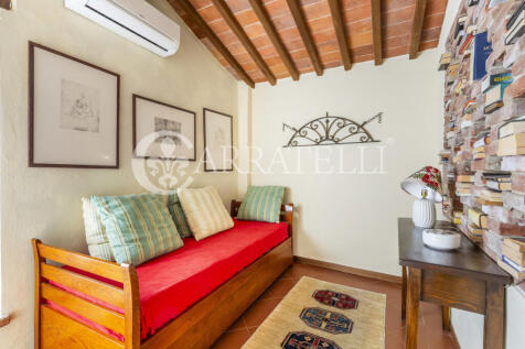 Casale con depandanc