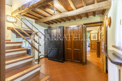 Casale con depandanc