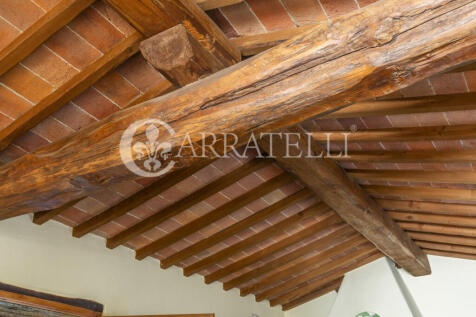 Casale con depandanc