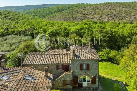 Casale con depandanc