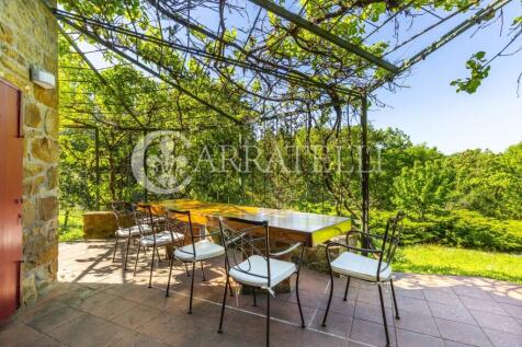 Casale con depandanc
