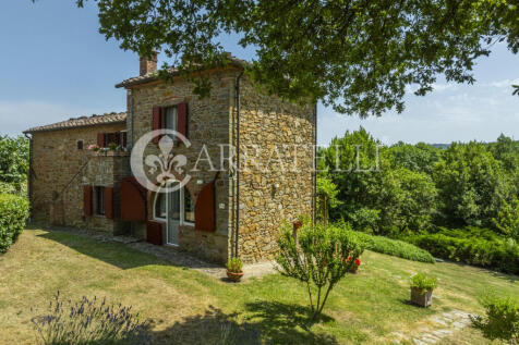 Casale con depandanc