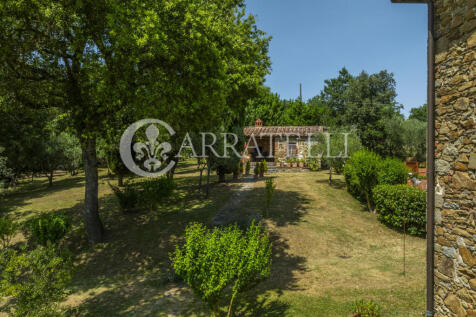 Casale con depandanc