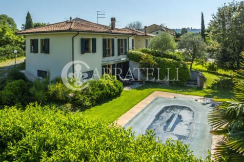 Villa moderna con pi