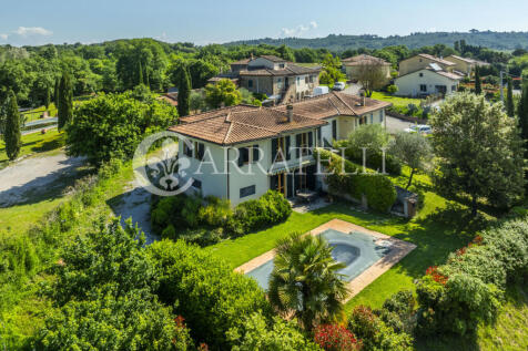 Villa moderna con pi