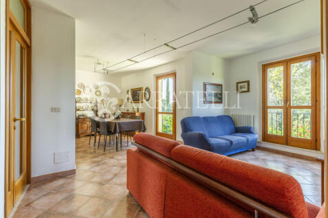 Villa moderna con pi