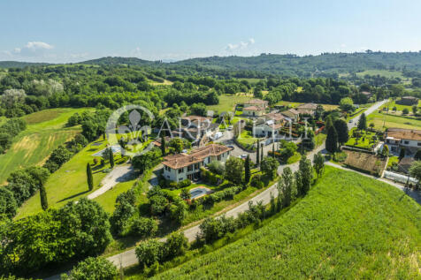 Villa moderna con pi