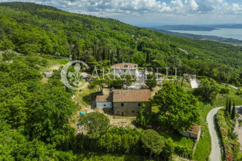 Casale sul Lago Tras