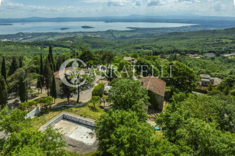 Casale sul Lago Tras
