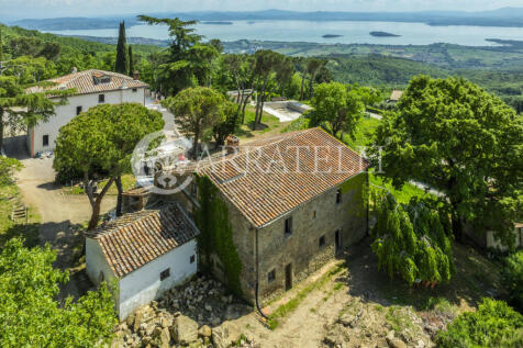 Casale sul Lago Tras