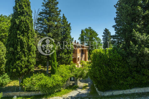 Casale con piscina e