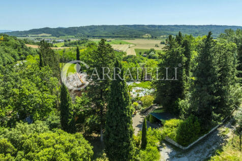 Casale con piscina e