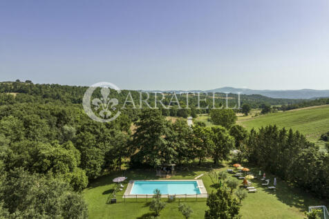 Casale con piscina e