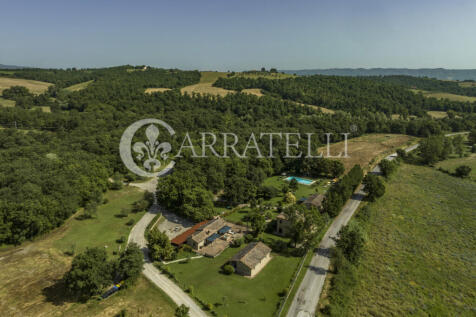 Casale con piscina e