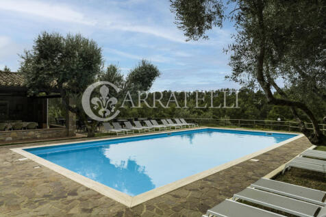 Casale con piscina e