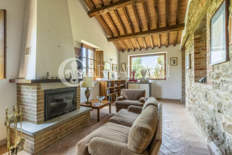 Paciano Tenuta con v
