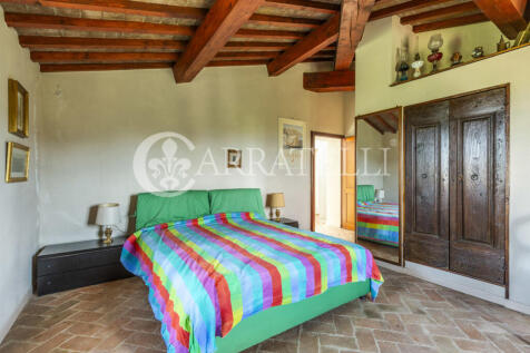 Paciano Tenuta con v