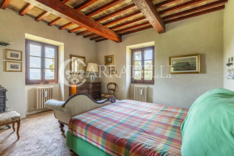 Paciano Tenuta con v