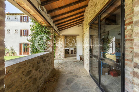 Paciano Tenuta con v