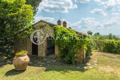 Paciano Tenuta con v