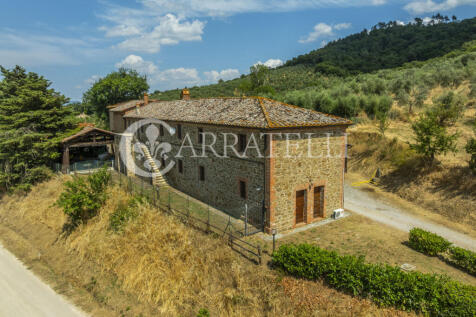Paciano Tenuta con v
