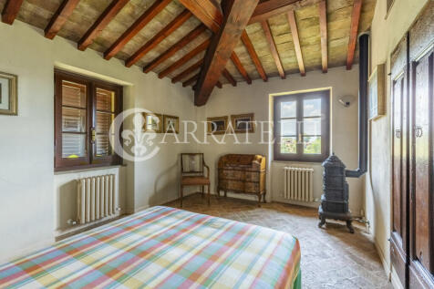 Paciano Tenuta con v