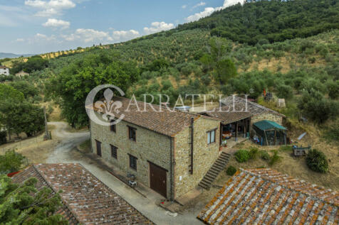 Paciano Tenuta con v