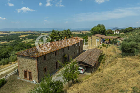 Paciano Tenuta con v