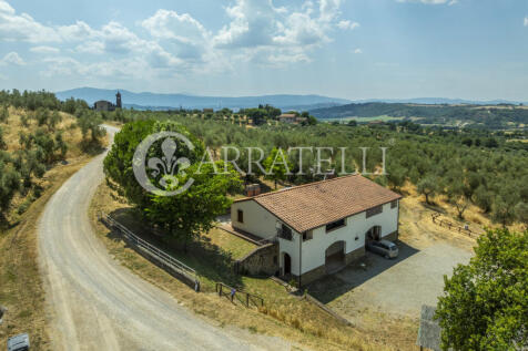 Paciano Tenuta con v