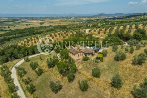 Paciano Tenuta con v