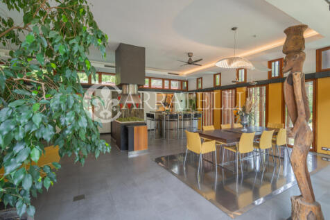 Villa con piscina pa