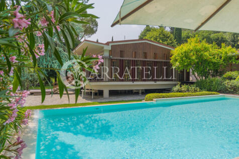 Villa con piscina pa