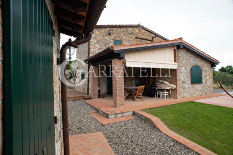 Casale con terreno a